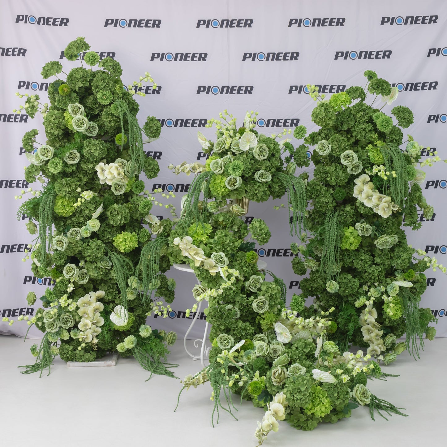 Botanical Green Hydrangea Floral Runner